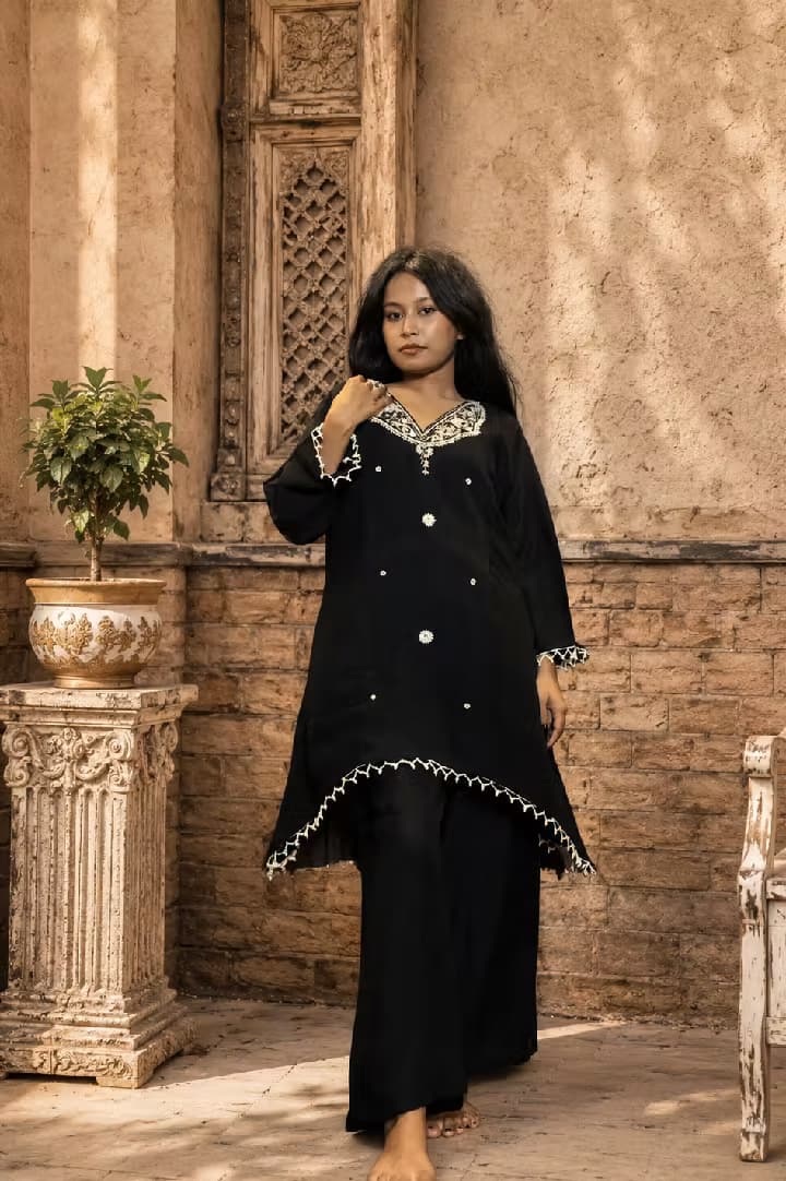 Black High-Low Curved Hem Kurta